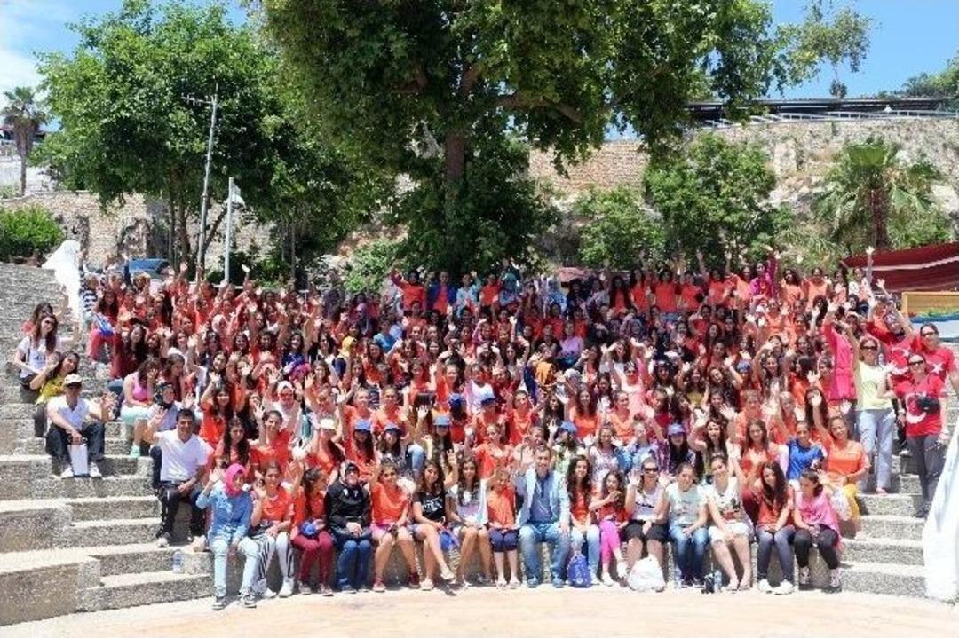 B&uuml;y&uuml;kşehir Belediyesi İl&ccedil;elerdeki Gen&ccedil;leri Ağırlıyor