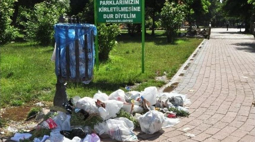 Park Ve Bah&ccedil;elere Asılan Levhalar Dikkate Alınmıyor