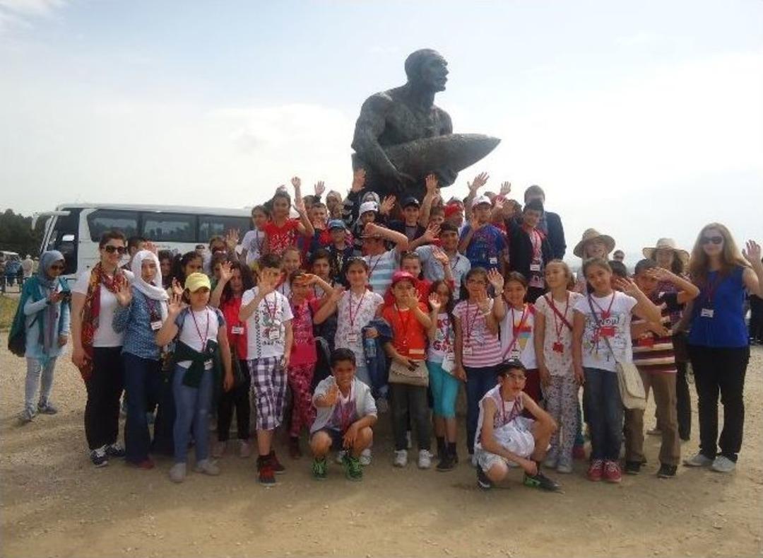 Altın Gen&ccedil;ler De Yola &Ccedil;ıktı