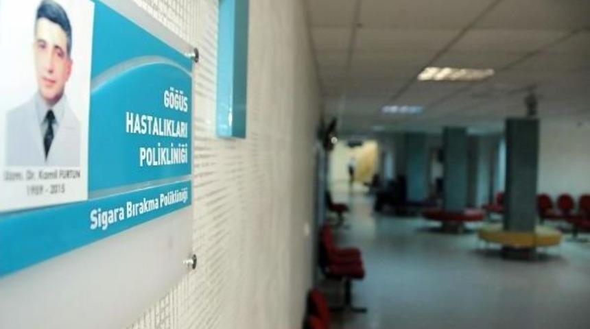 Samsun'da, &Ouml;ld&uuml;r&uuml;len Doktorun Meslektaşları Yasta