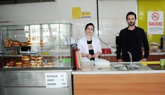 Samsun da, &Ouml;ld&uuml;r&uuml;len Doktorun Meslektaşları Yasta 2