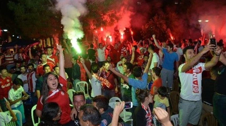 Antalyaspor S&uuml;per Lig Yolunda