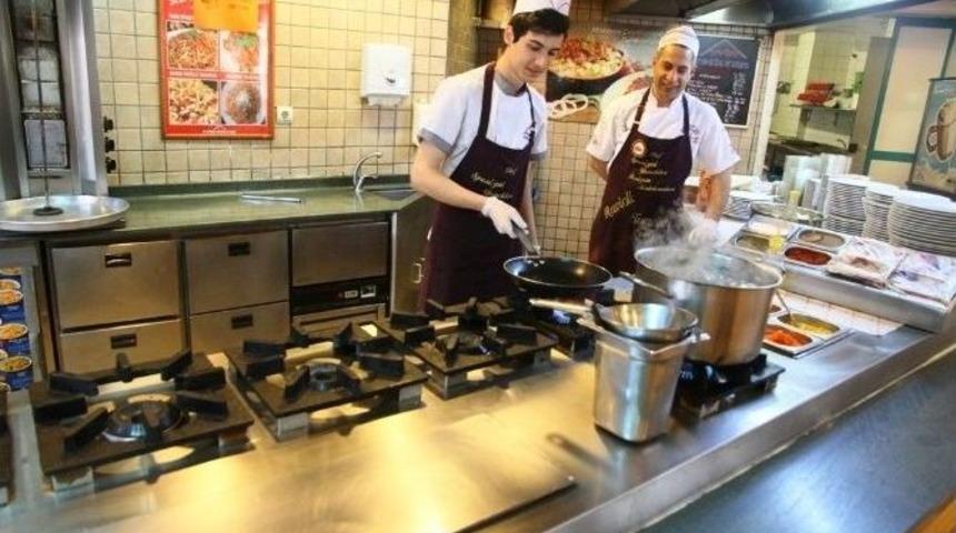 Beyaz Kalpler İle Meslek Sahibi Oldular