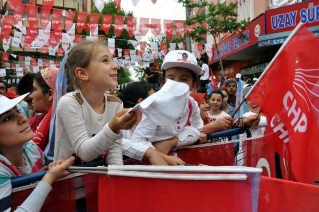 Kılıçdaroğlu: Davutoğlu; Erdoğan, Kılıçdaroğlu Halk Için Çalışır