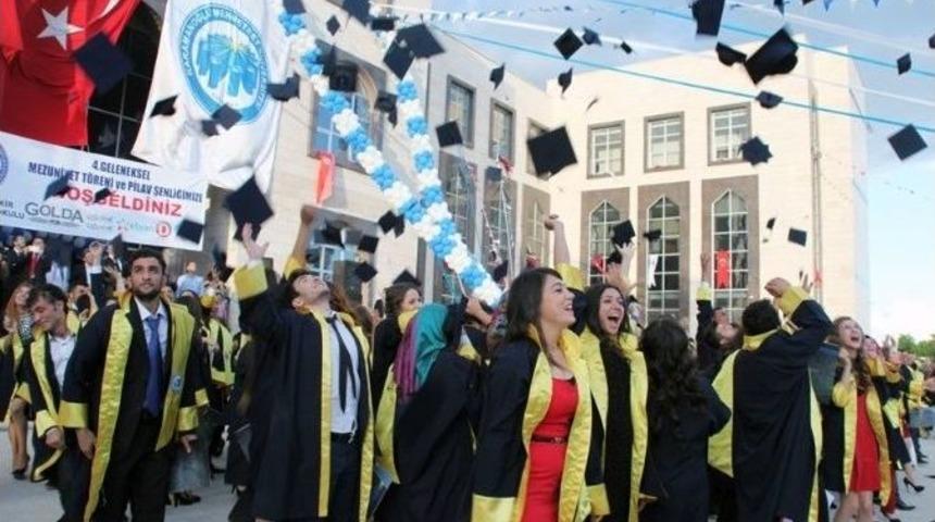 Kazım Karabekir Meslek Y&uuml;ksekokulu&rsquo;nda Mezuniyet Sevinci