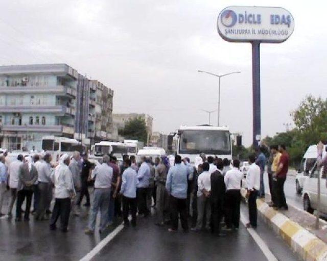 Bankadaki Destekleme Primi Hesapları Elektrik Borcundan Bloke Edilen Çiftçiler Yol Kapattı 2