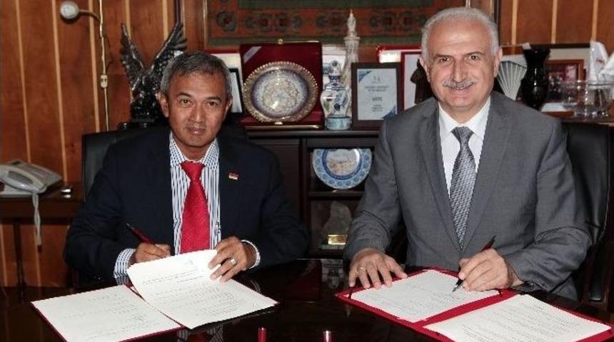 Putra Malezya Üniversitesi’nden Atatürk Üniversitesi’ne Üst Düzey Ziyaret