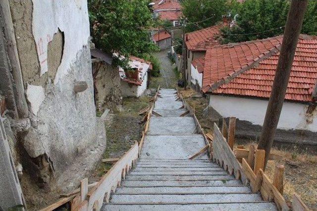 Sungurlu’da Sokak Merdivenleri Yenileniyor
