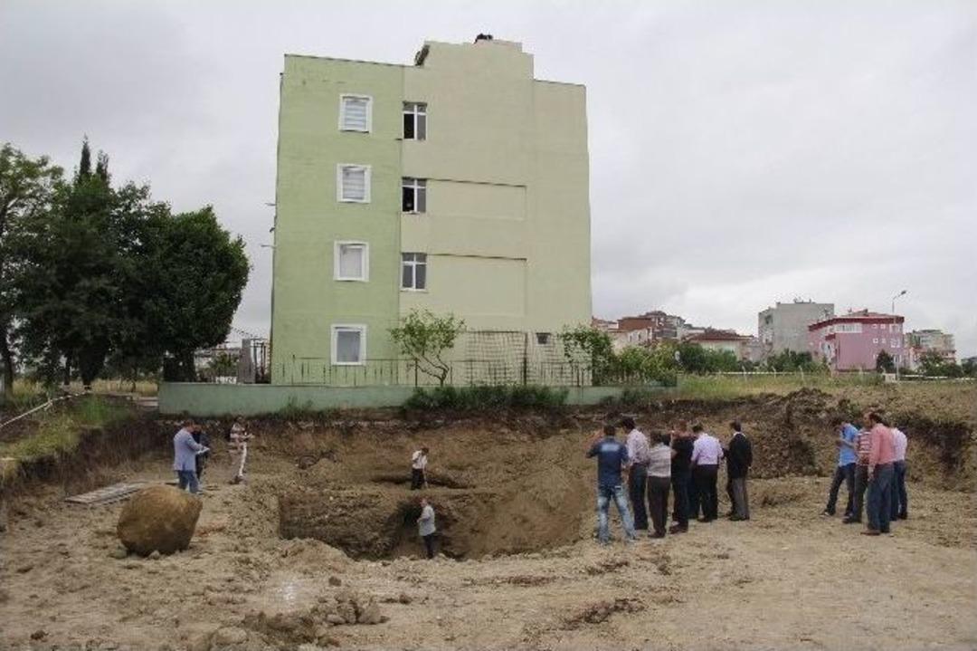 İnşaat Kazısı Sırasında Tarihi Mezar Bulundu