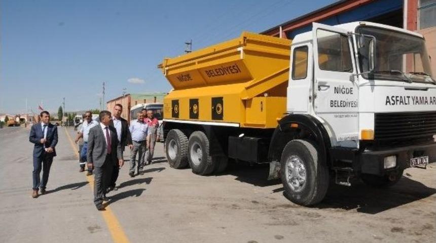 Niğde Belediyesi Ara&ccedil; Parkuruna Asfalt Yama Aracı Kazandırdı
