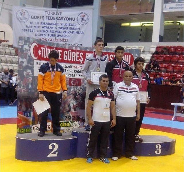 Başakşehir&rsquo;in Yıldızları İzmir&rsquo;de Parladı 1