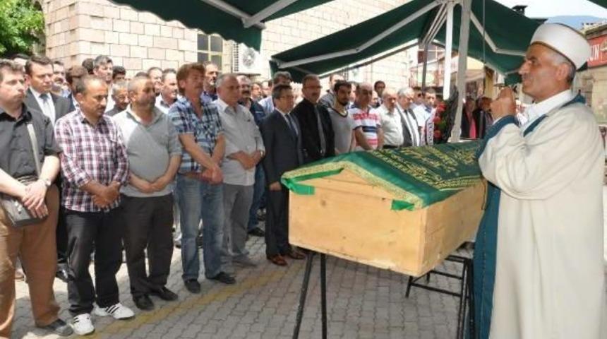 Mezuniyet T&ouml;renine Beklediği Babasını Toprağa Verdi