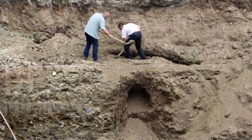 Samsun'da Temel Kazısından Helenistik D&ouml;nemi Mezar &Ccedil;ıktı