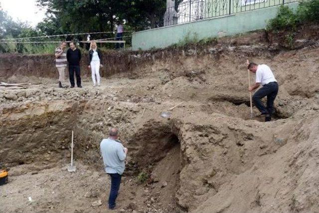 Samsun'da Temel Kazısından Helenistik Dönemi Mezar Çıktı