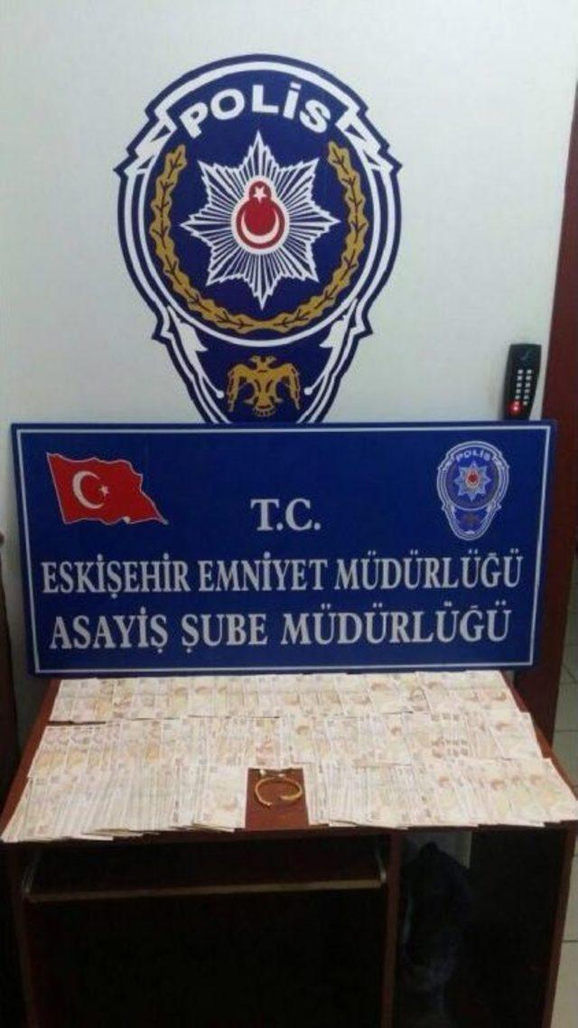 Yaşlı Adamı Dolandıran 2 Ş&uuml;pheli Su&ccedil;&uuml;st&uuml; Yakalandı 2