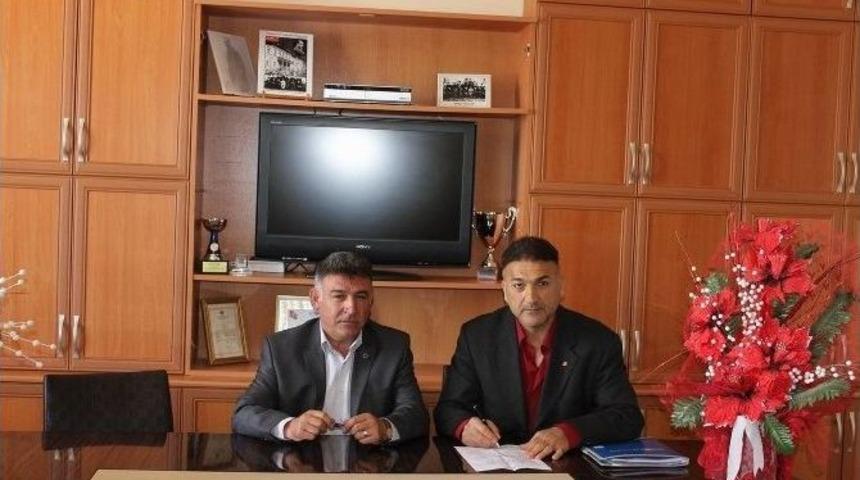 Yıldızeli Birlikspor Teknik Direkt&ouml;r Sunkar İle Anlaştı