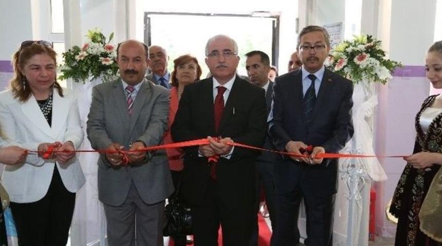 Vali Tuna, Tubitak 4006 Bilim Fuarının A&ccedil;ılışını Yaptı