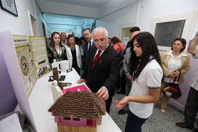 Vali Tuna, Tubitak 4006 Bilim Fuarının A&ccedil;ılışını Yaptı 1