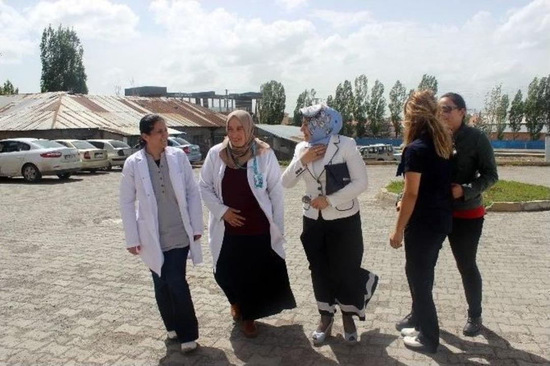 Tuba Işın Diyaliz Merkezini Ziyaret Etti