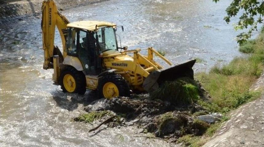 Asar&rsquo;da Temizlik &Ccedil;alışmaları Devam Ediyor