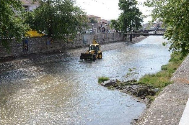 Asar’da Temizlik Çalışmaları Devam Ediyor 1