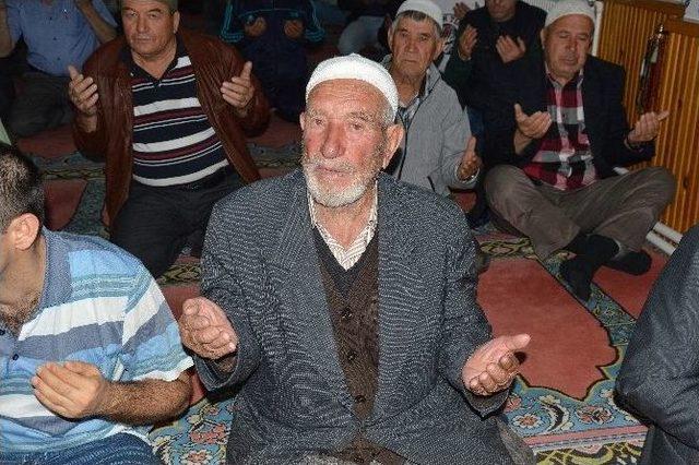 Berat Kandilinde Kırka’daki Camiler Doldu Taştı