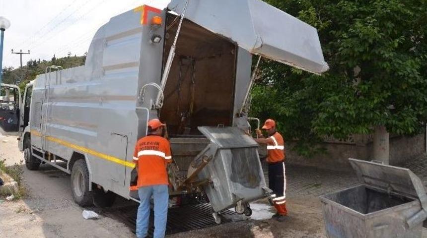 B&uuml;t&uuml;n &Ccedil;&ouml;p Konteynerleri Yıkanarak Dezenfekte Ediliyor
