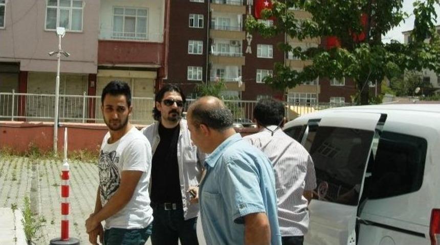 Cumhurbaşkanı Ve Başbakana Hakaretten G&ouml;zaltına Alındı