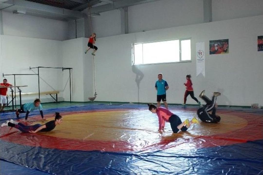 Minderin Sultanlarında Avrupa Oyunları Hazırlıkları S&uuml;r&uuml;yor