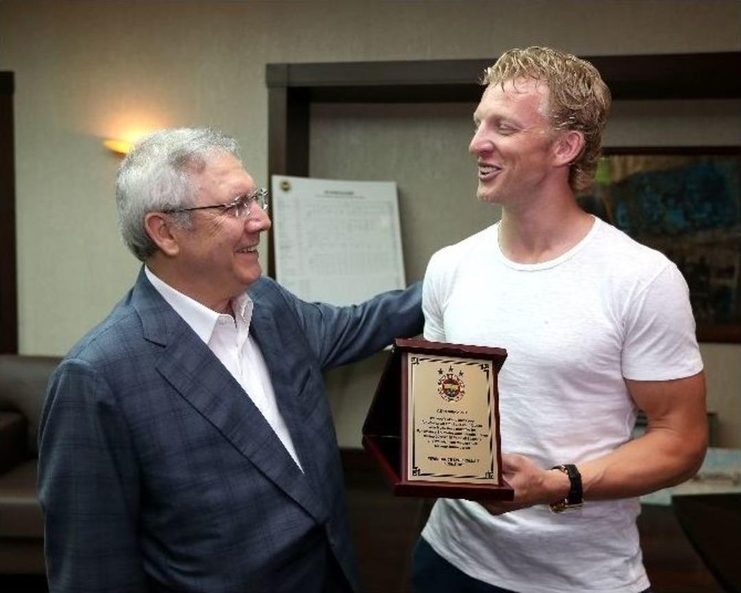 Dırk Kuyt &Uuml;lkesine D&ouml;nd&uuml;