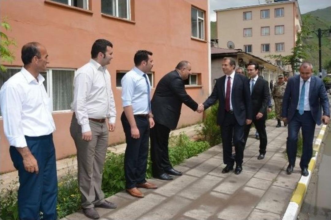 Vali Taşyapan &Ccedil;atak&rsquo;ta