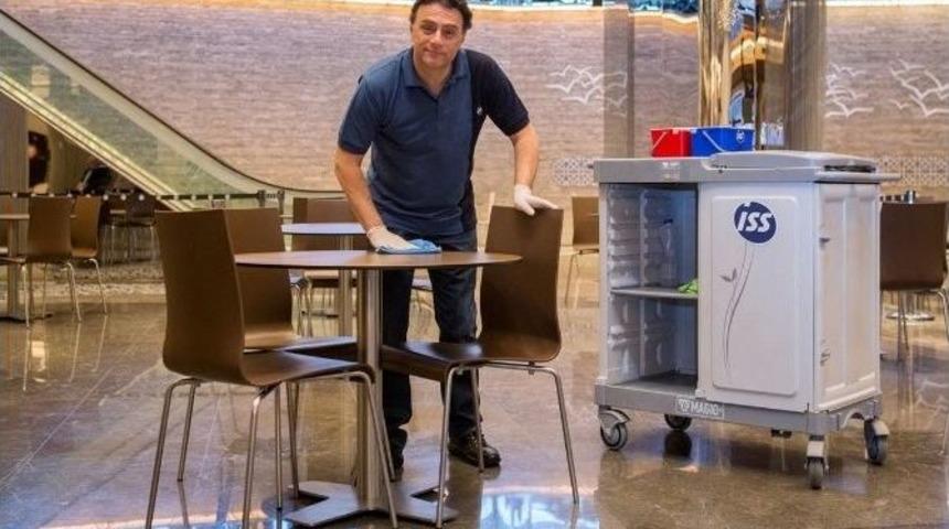 Y&ouml;neticiler &ldquo;hep Birlikteyiz&rdquo; G&uuml;n&uuml;nde Kravatları Attı