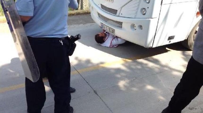 Servis Ara&ccedil;larını Engelleyen 10 Iş&ccedil;i G&ouml;zaltına Alındı