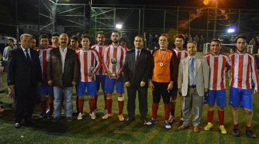 Kırka&rsquo;da Şampiyon Kupası Kırka Gen&ccedil;lik Takımının