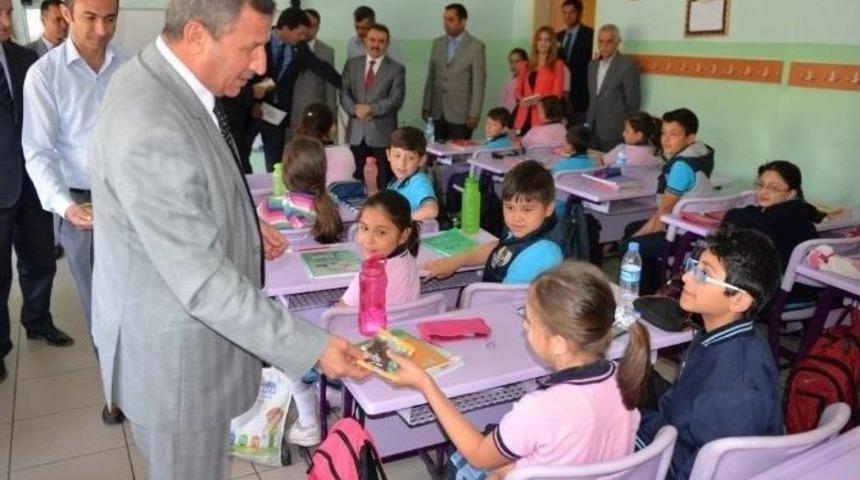 &Ouml;ğrencilere Kuru &Uuml;z&uuml;m Dağıtıldı