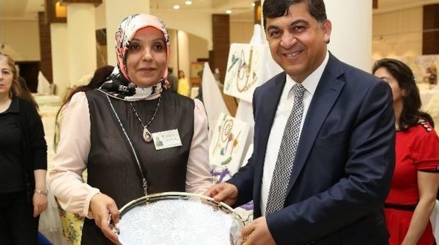 Şehitkamilli Hanımların El Emeği G&ouml;z Nuru Sergisi B&uuml;y&uuml;ledi