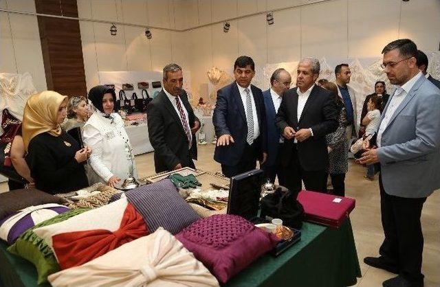 Şehitkamilli Hanımların El Emeği G&ouml;z Nuru Sergisi B&uuml;y&uuml;ledi 3