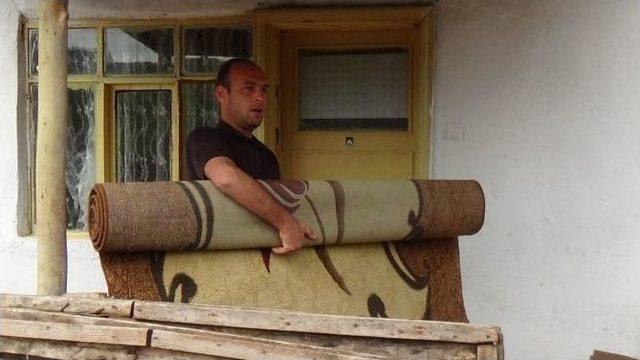 Kırıkkale&rsquo;de Şiddetli Yağış Su Baskınlarına Neden Oldu. 1