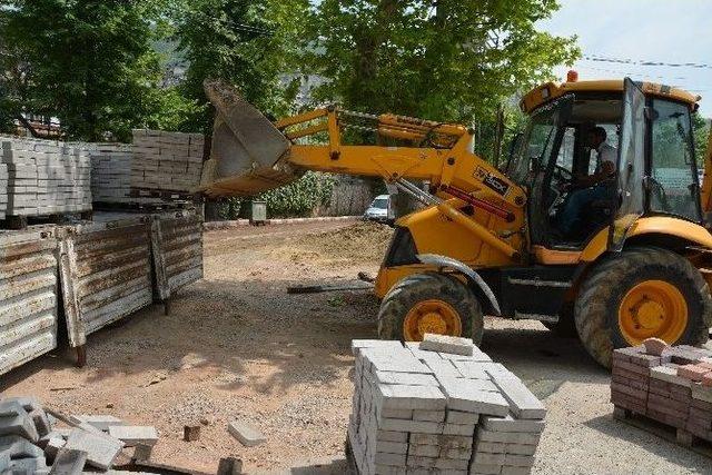 Körfez’de Parke Bordür Çalışmaları Hız Kazandı