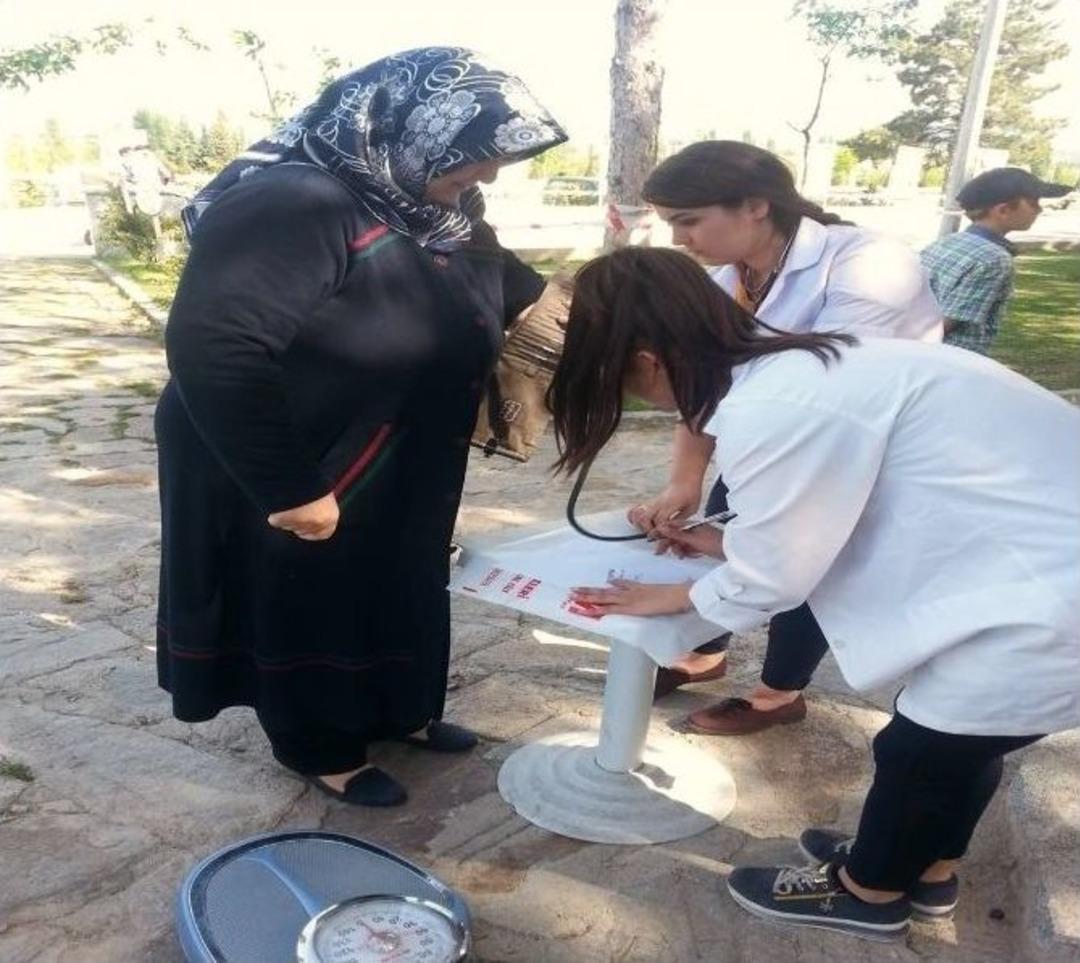 Gediz Shmyo &Ouml;ğrencilerinden Sağlık Taraması