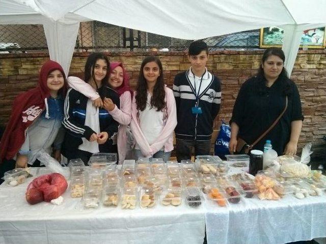 İsmetpaşa Ortaokulundan Kermes 1