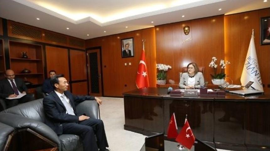 &Ccedil;in B&uuml;y&uuml;kel&ccedil;isi Hongyang&rsquo;dan Şahin&rsquo;e Ziyaret