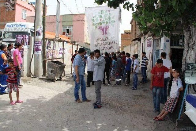 Diyarbakır&rsquo;da Yıkım Gerginliği: D&ouml;rt Zabıta G&ouml;revlisi Yaralandı 2