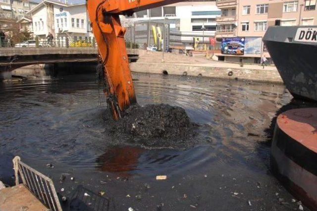 Kurbağalıdere, Marmara'ya Zehir Saçıyor.