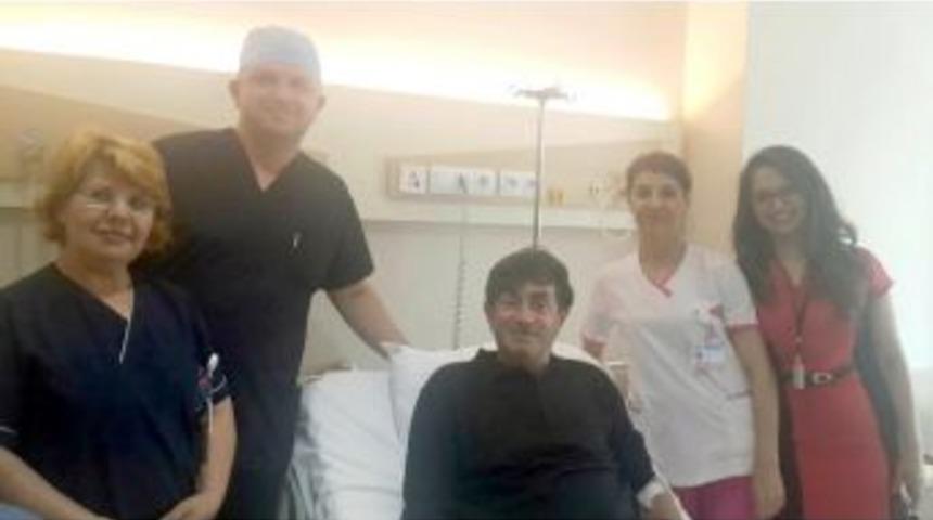 Sinema Sanat&ccedil;ısı Turan &Ouml;zdemir Katarakt Ameliyatı Oldu