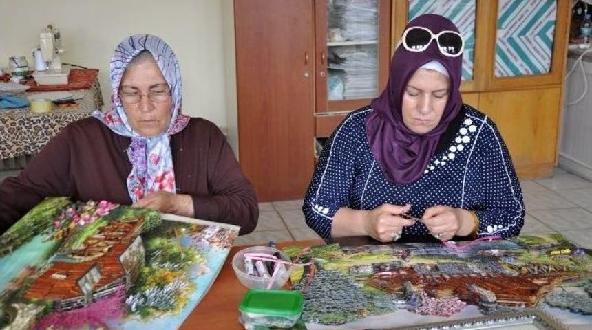 Sorgun&rsquo;da Ev Hanımları R&ouml;lyef Kursuna Yoğun İlgi G&ouml;steriyor