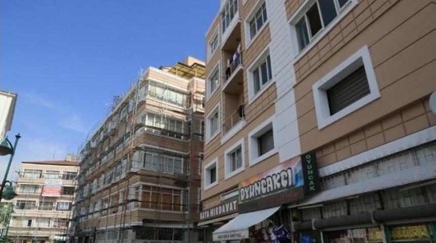 Cumhuriyet Mahallesi&rsquo;nde G&ouml;rsel Kirliliğe Son