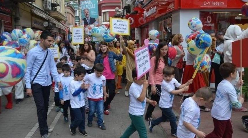 Fatsa&rsquo;da Bando Eşliğinde Kost&uuml;m Ve Okul Tanıtım Turu