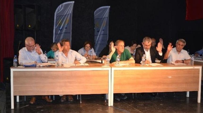 Kuşadası&rsquo;nda Heyelan Mağdurlarına 6 Ay Daha Kira Yardımı