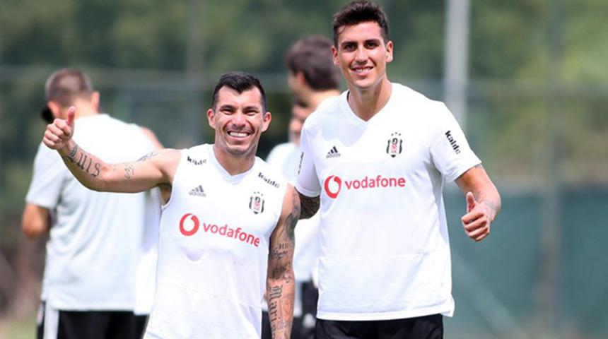 Enzo Roco: Beşiktaş'a gelmeden &ouml;nce Medel ile konuştum